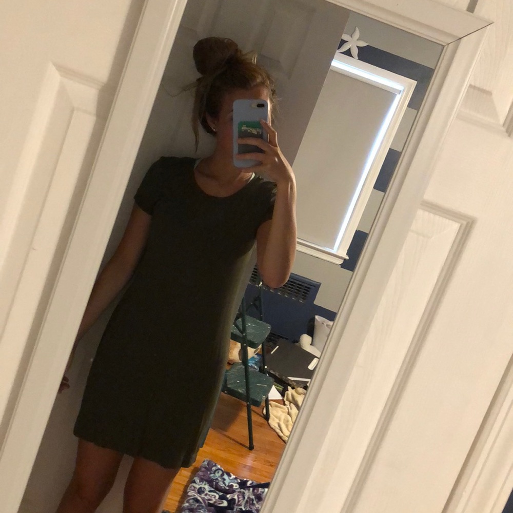 Dress - Picture 2 of 2
